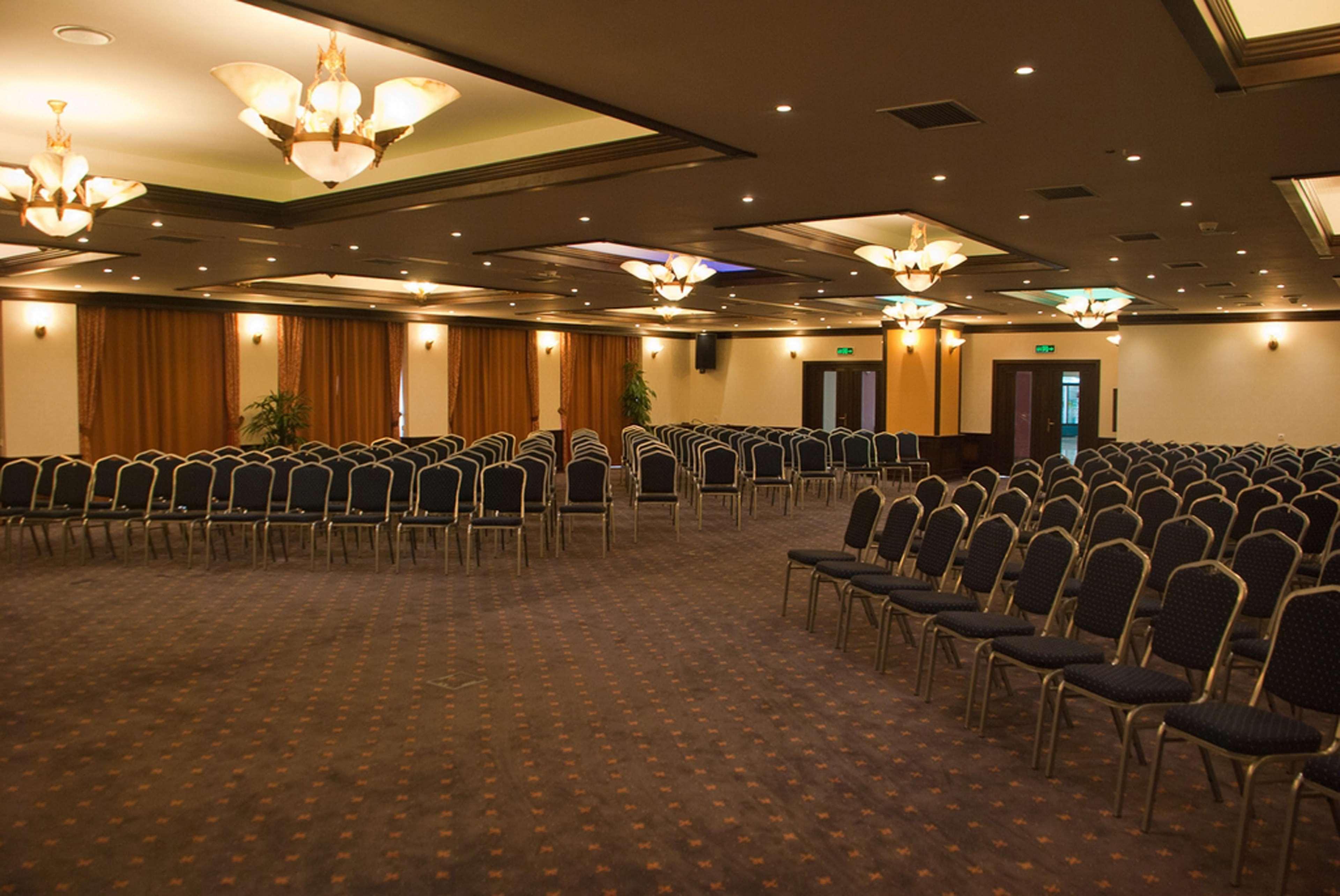 Doubletree By Hilton Hotel Sighisoara - Cavaler Exterior photo