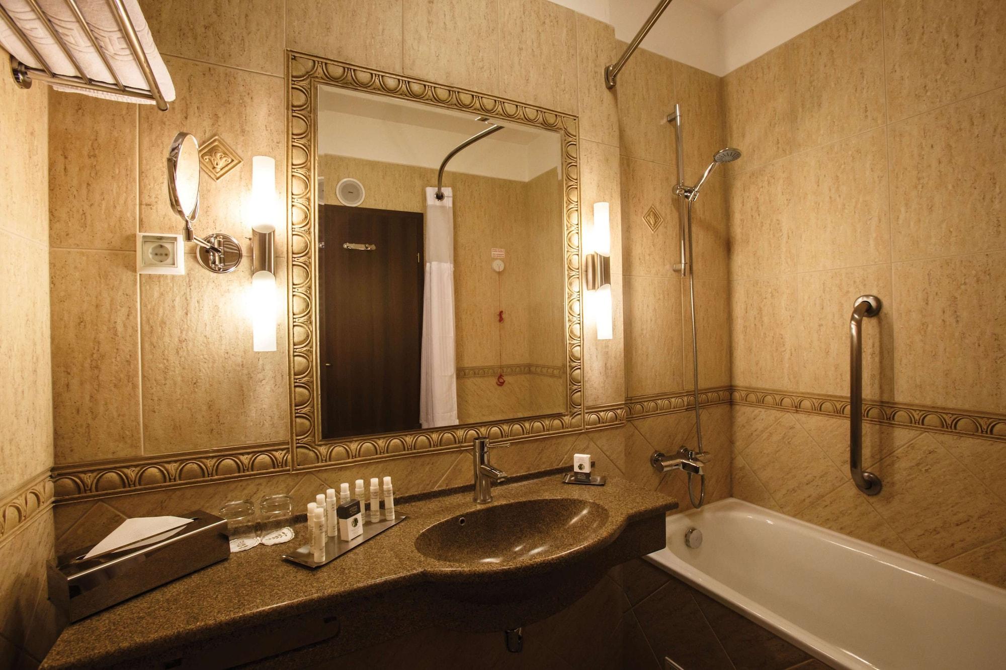 Doubletree By Hilton Hotel Sighisoara - Cavaler Exterior photo