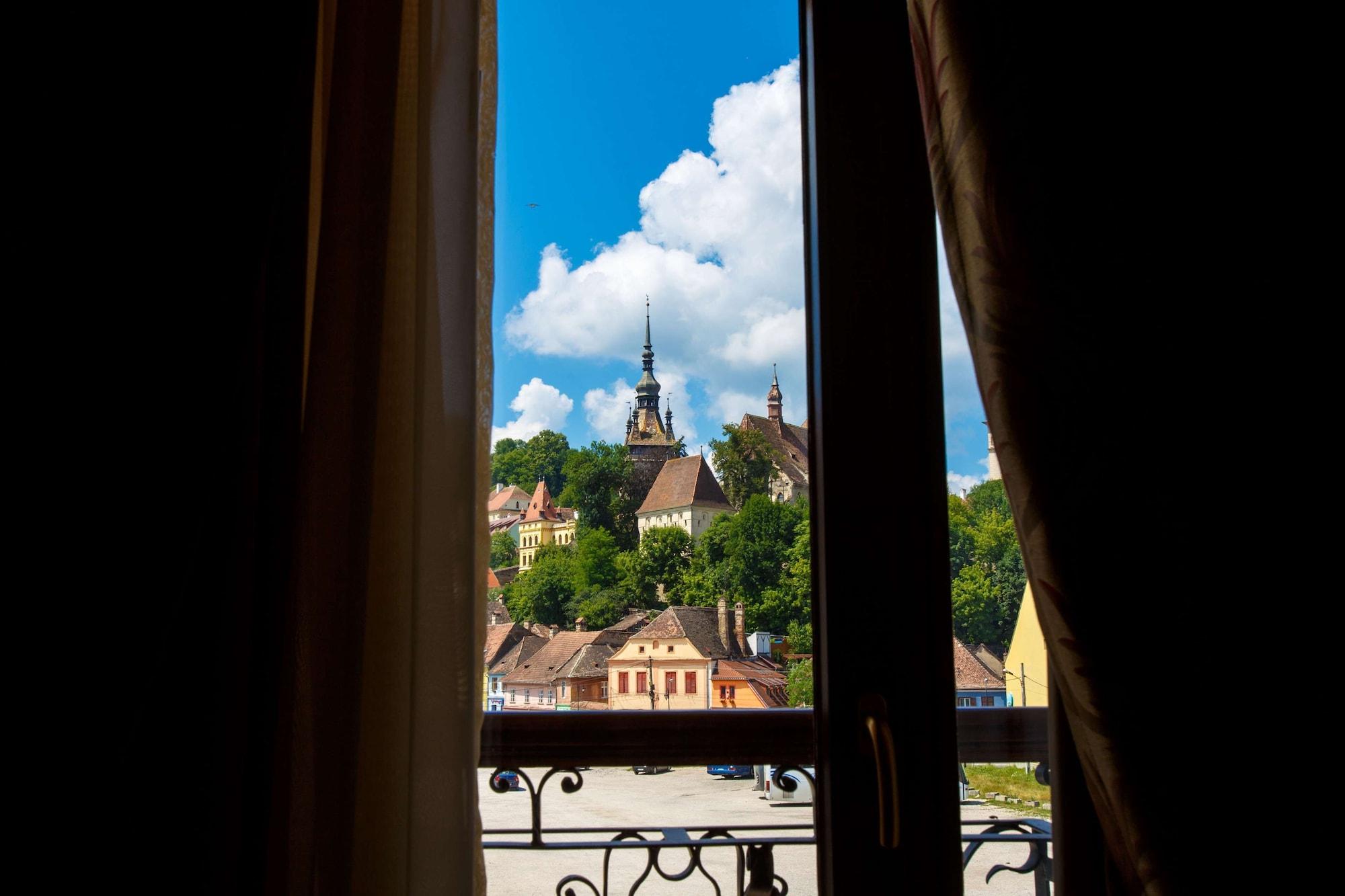 Doubletree By Hilton Hotel Sighisoara - Cavaler Exterior photo