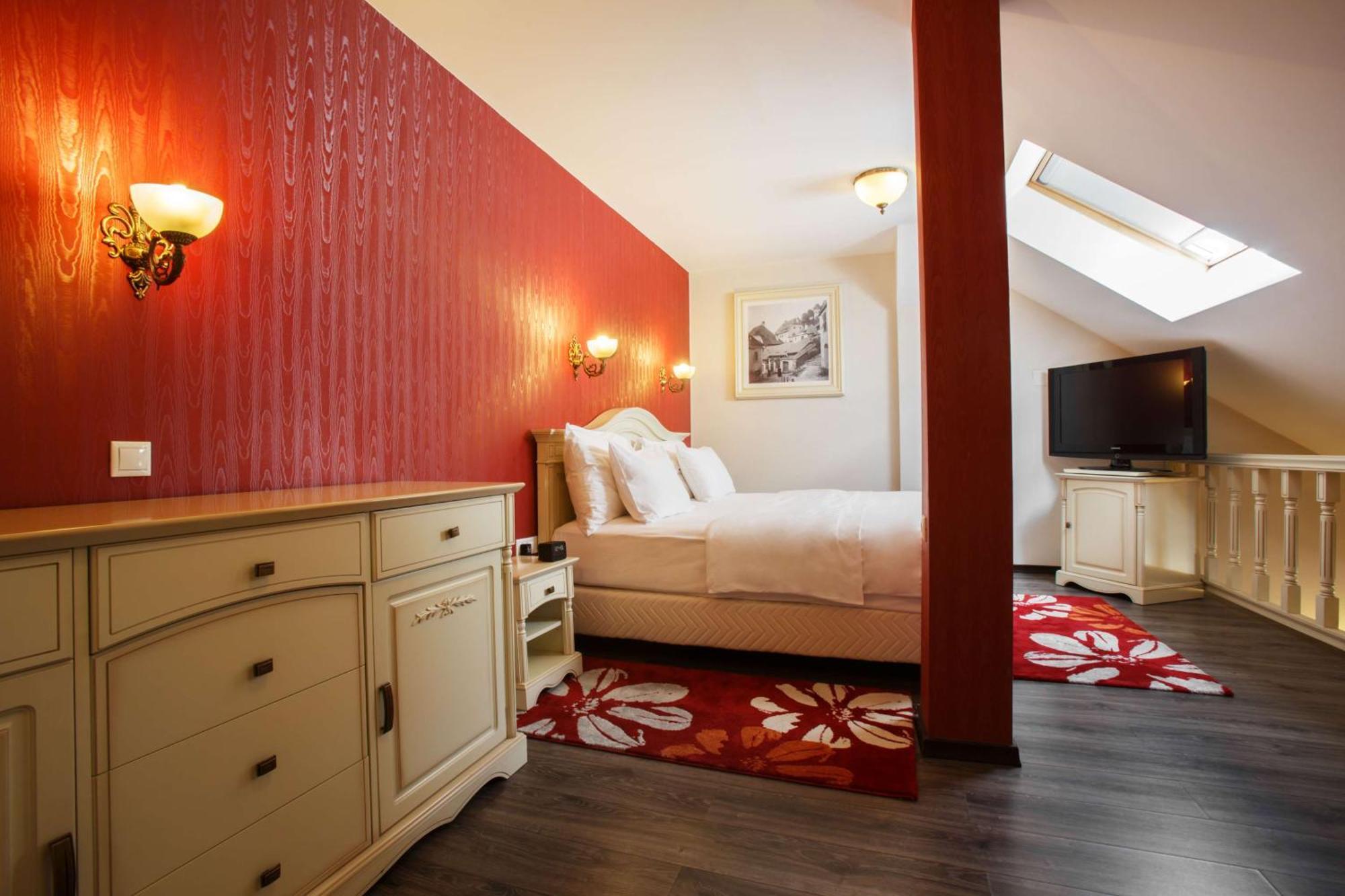 Doubletree By Hilton Hotel Sighisoara - Cavaler Exterior photo
