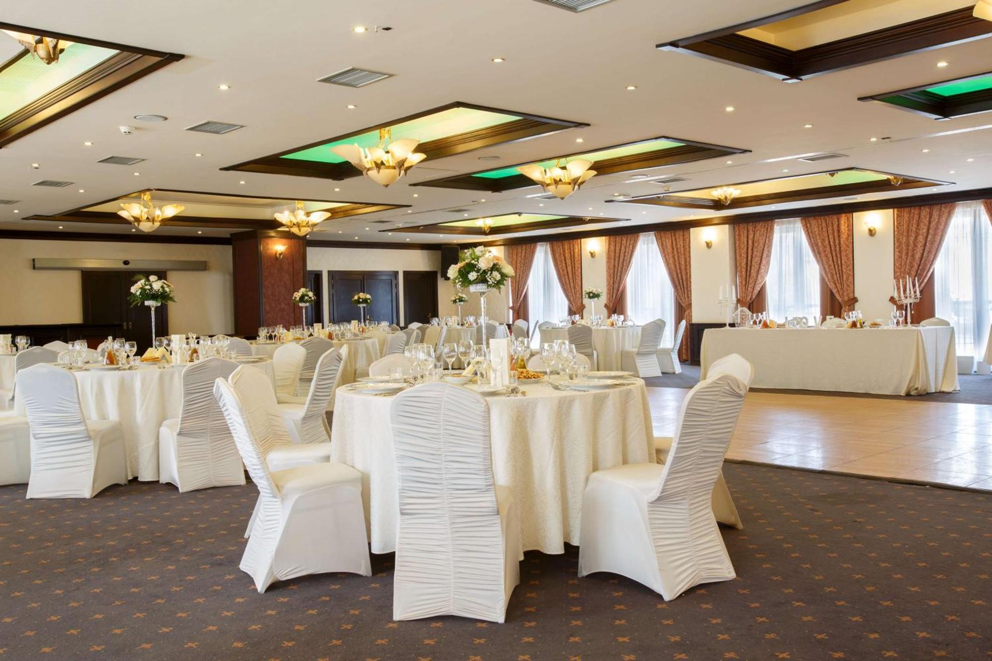 Doubletree By Hilton Hotel Sighisoara - Cavaler Exterior photo